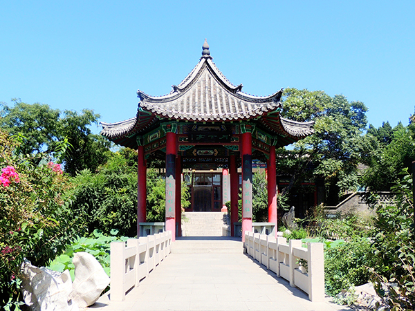 Baotuo Spring Park