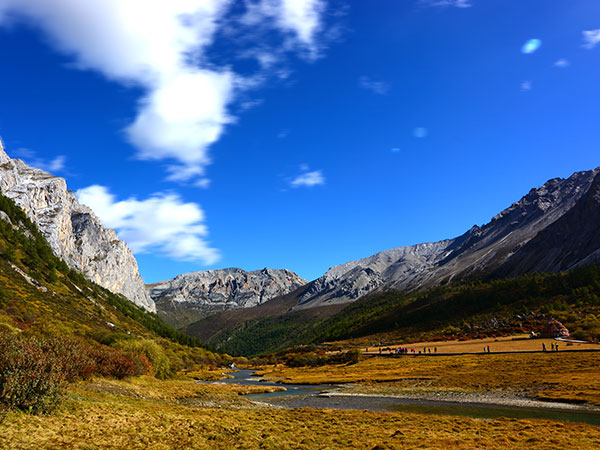 Daocheng Yading Airport