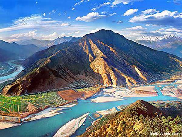 First Bend of the Yangtze River