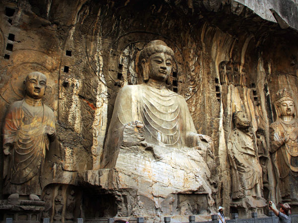  Longmen Grottoes