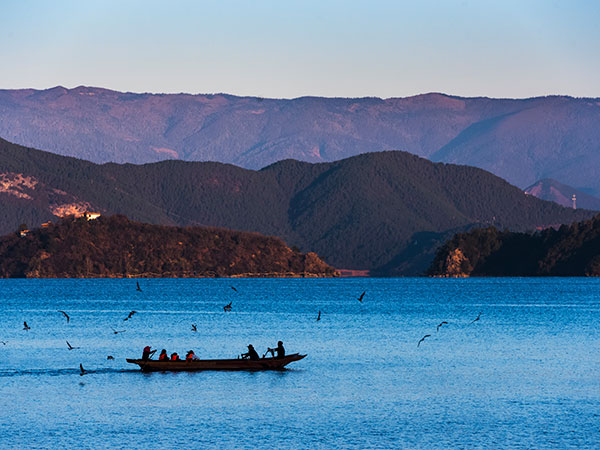 best time to visit lijiang - lugu lake