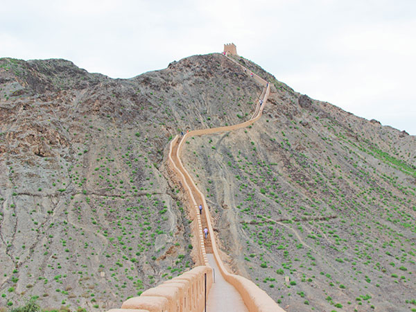 Overhanging Great Wall