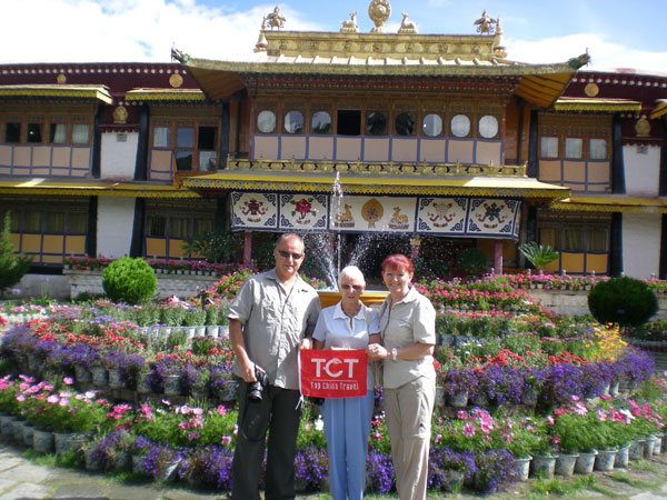 14 Days China tour include Lhasa in July from Australia