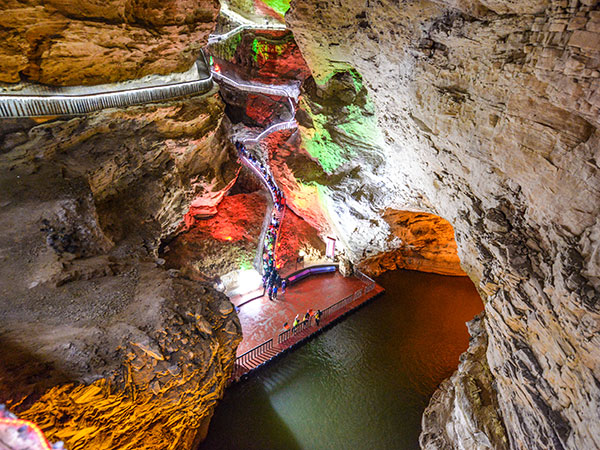 The Six Most Beautiful Caves in China-Yellow Dragon  Cave