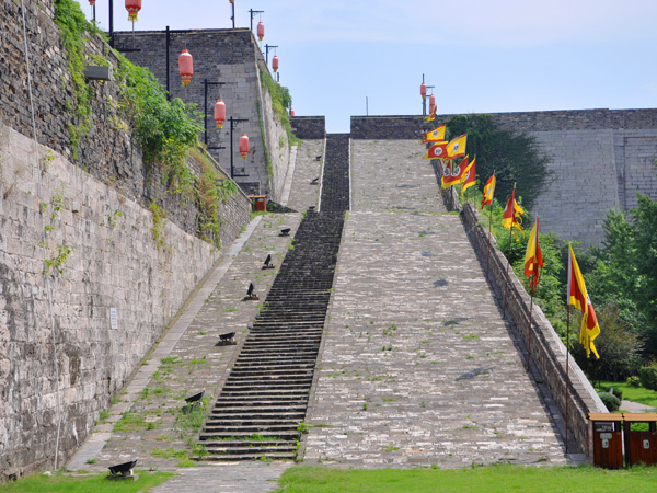 Zhonghua Gate